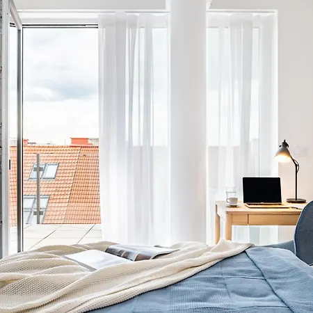 Days - Family Friendly Two-bedroom With Ac, Garage And Terrace In Holesovice * براغ