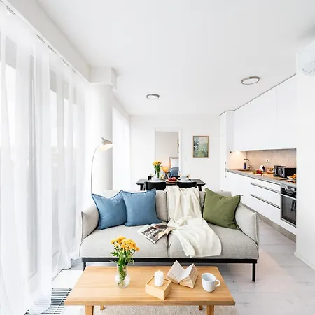 Days - Family Friendly Two-bedroom With Ac, Garage And Terrace In Holesovice * براغ