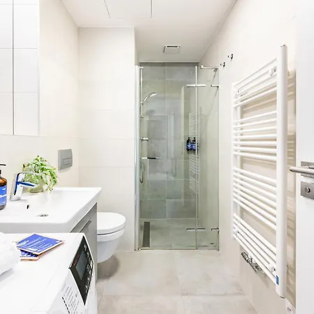 شقة Days - Family Friendly Two-bedroom With Ac, Garage And Terrace In Holesovice *